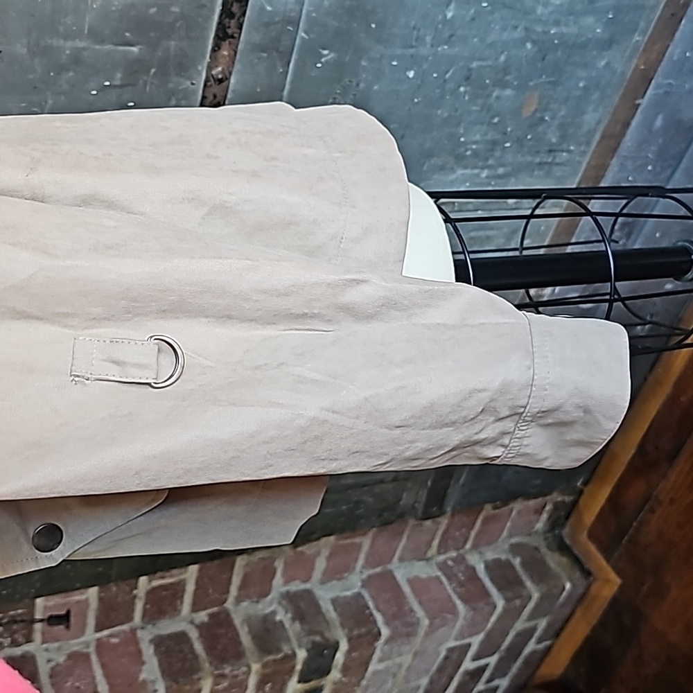 Lightweight Jacket - Picture 3 of 4